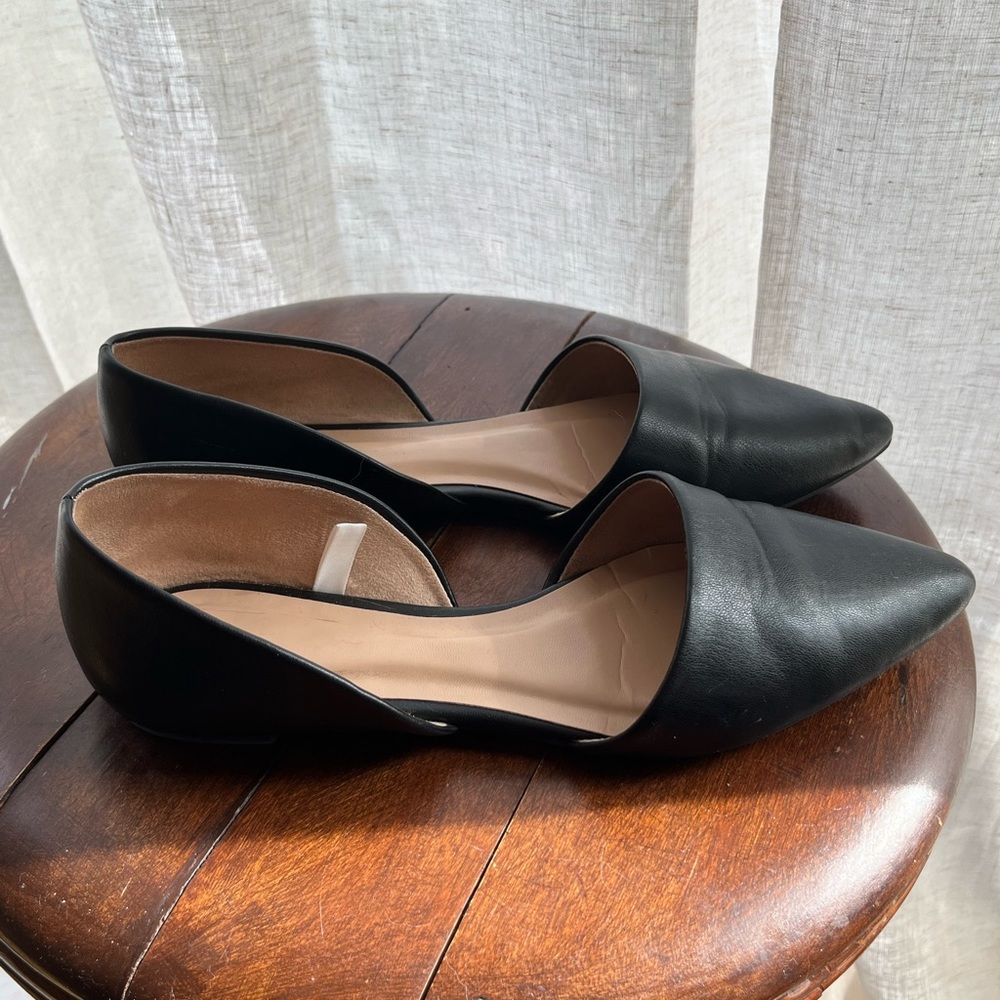 Simple Black Faux Leather Pointed Flats